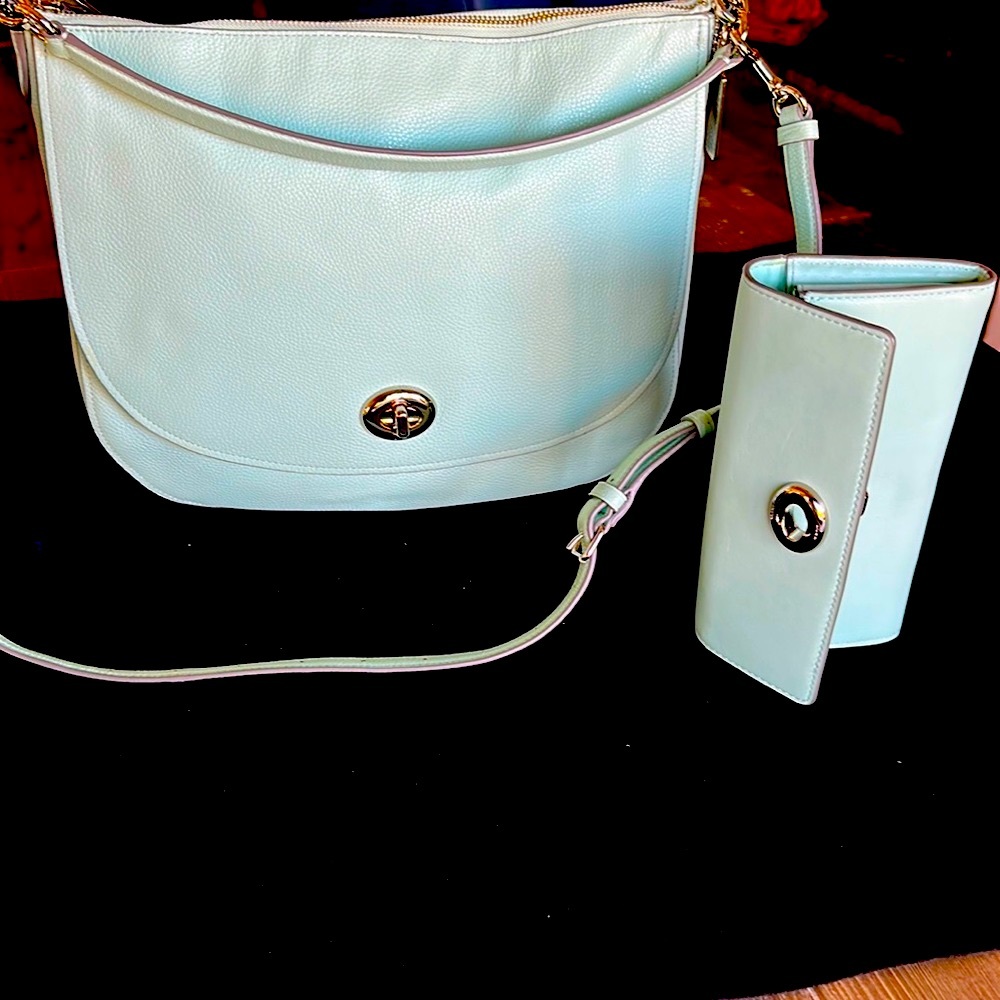 Leather Coach bag and wallet set.  Bag measures roughly 14”x4.5”x 10”.